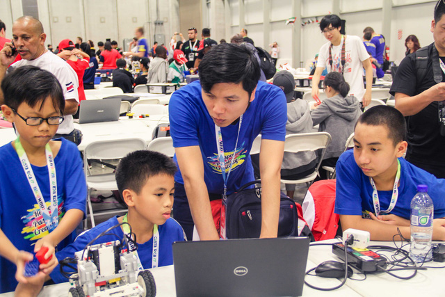 Học sinh Trường Wellspring Hanoi - lọt vào top 10 Robotics thế giới